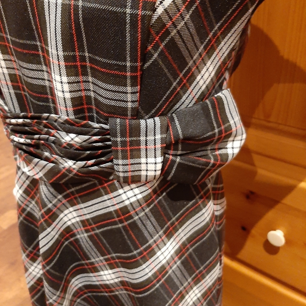 Cute tartan dress - Picture 3 of 4